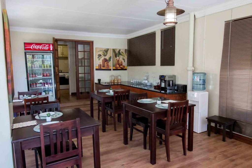 The Nightingale Guesthouse บลูมฟอนเทน ภายนอก รูปภาพ