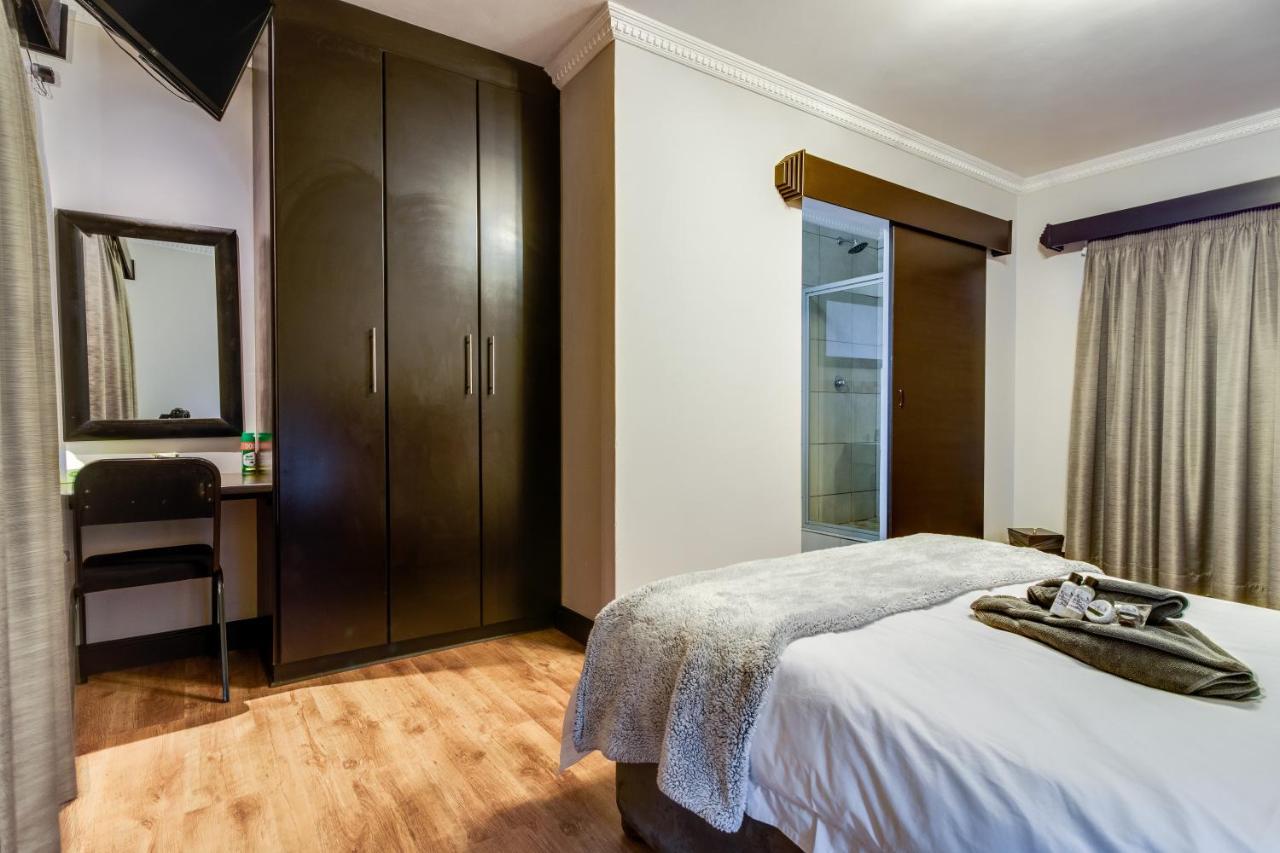 The Nightingale Guesthouse บลูมฟอนเทน ภายนอก รูปภาพ