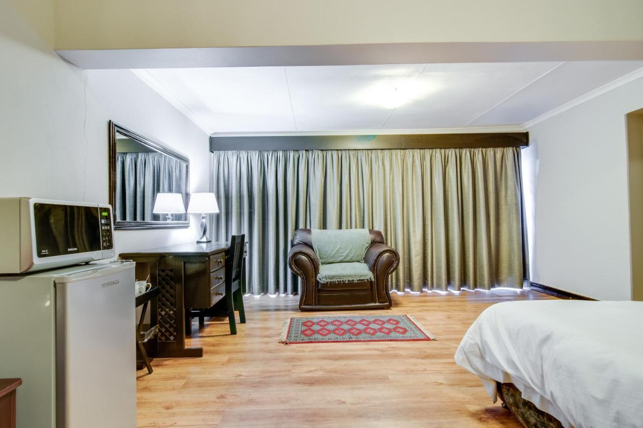 The Nightingale Guesthouse บลูมฟอนเทน ภายนอก รูปภาพ