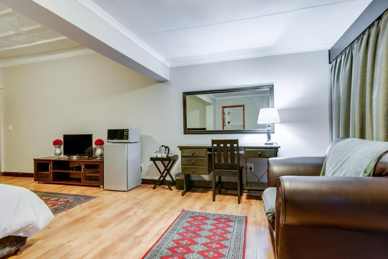 The Nightingale Guesthouse บลูมฟอนเทน ภายนอก รูปภาพ