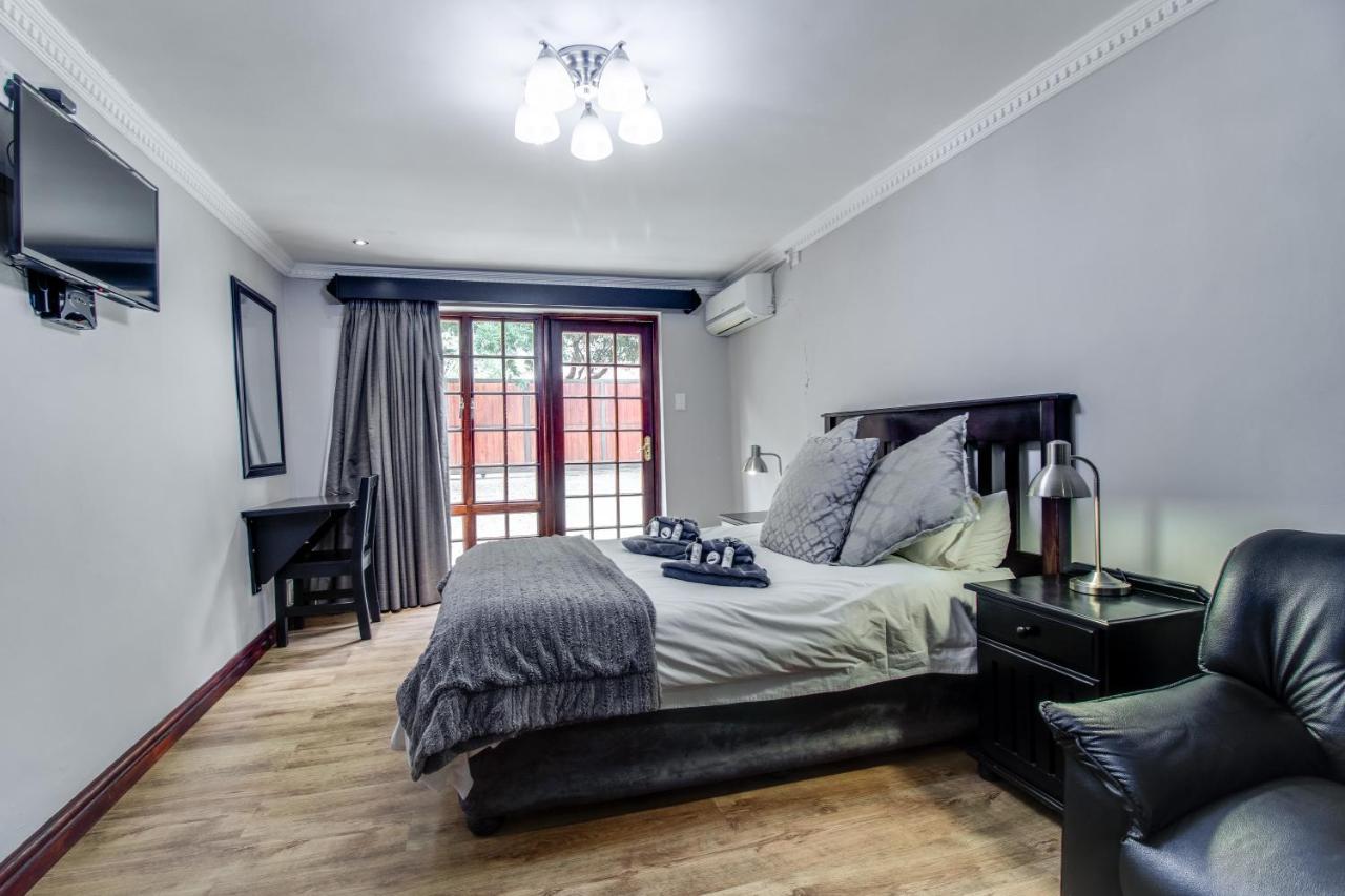 The Nightingale Guesthouse บลูมฟอนเทน ภายนอก รูปภาพ